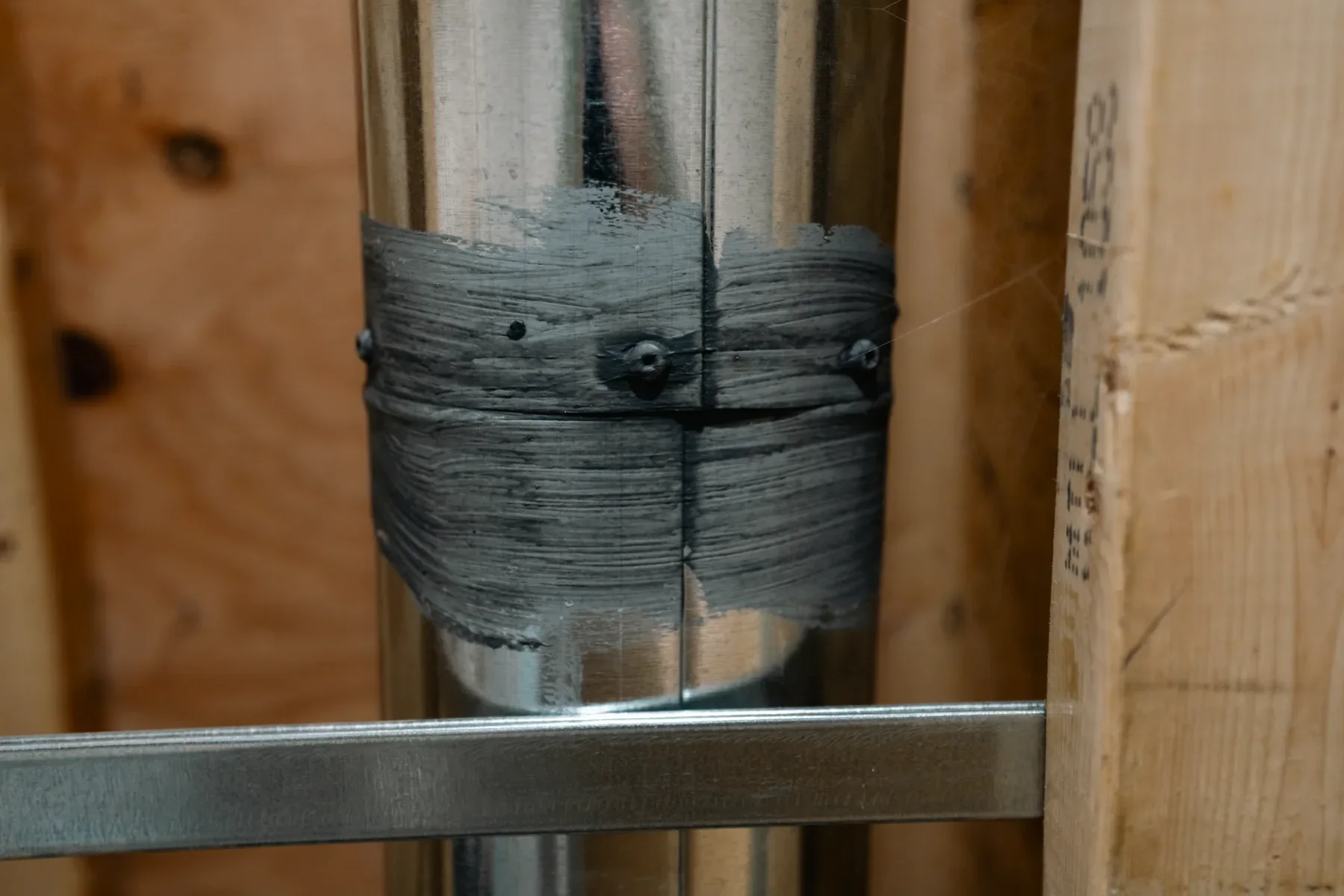 Ductwork support and fastening detail